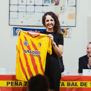 María_Teresa_Blasco_con_su_Camiseta_Reyno_de_Aragón